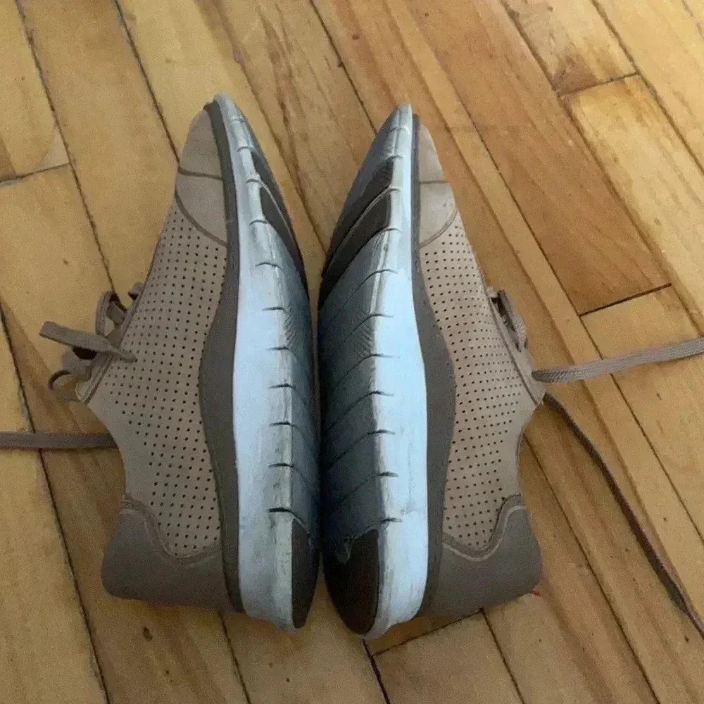 Vionic shoes - Picture 6 of 8